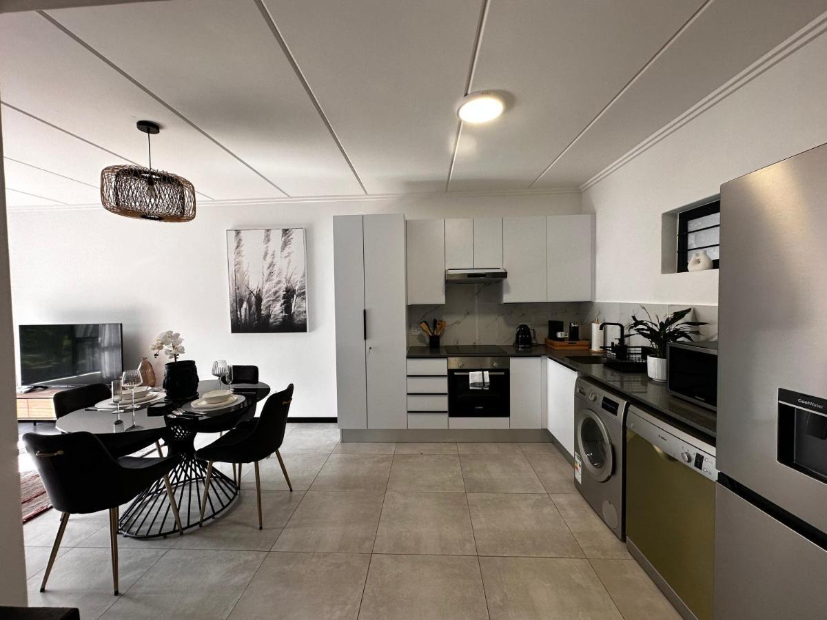 Stylish Executive Apartment With Power Backup Johannesbourg Extérieur photo