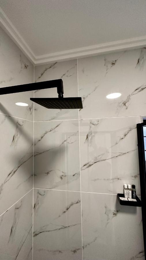 Stylish Executive Apartment With Power Backup Johannesbourg Extérieur photo
