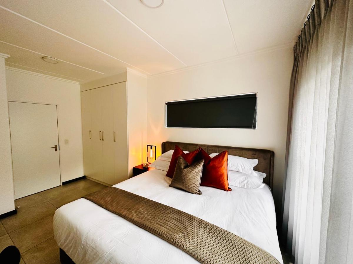 Stylish Executive Apartment With Power Backup Johannesbourg Extérieur photo