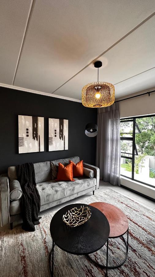 Stylish Executive Apartment With Power Backup Johannesbourg Extérieur photo